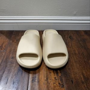 Yeezy Slide